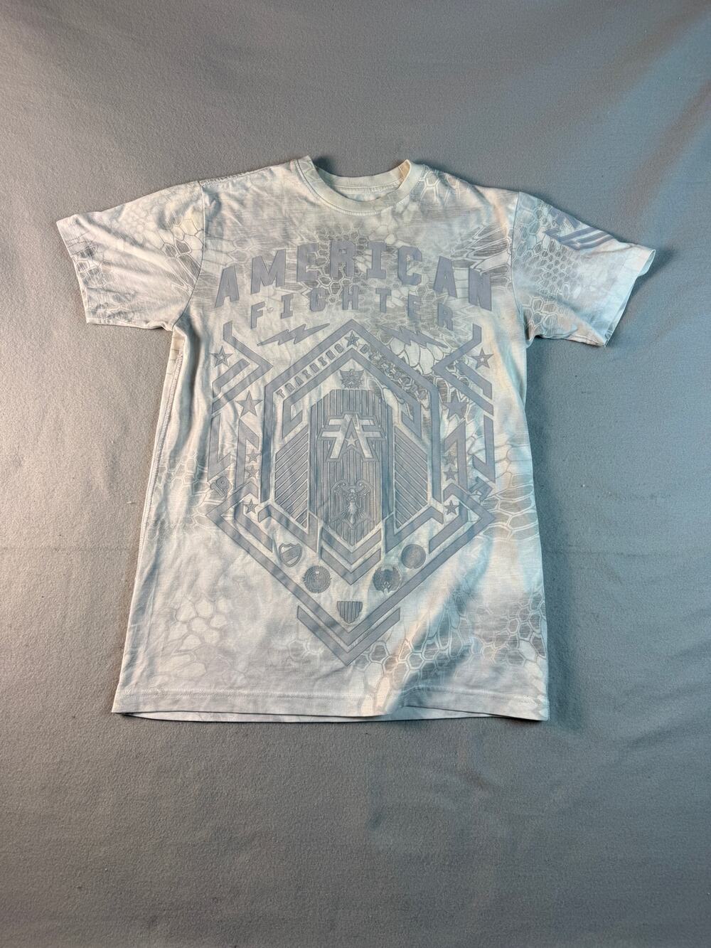 American Fighter T-Shirt Mens S White Gray Crew Neck Camo MMA Y2K Graphics Print